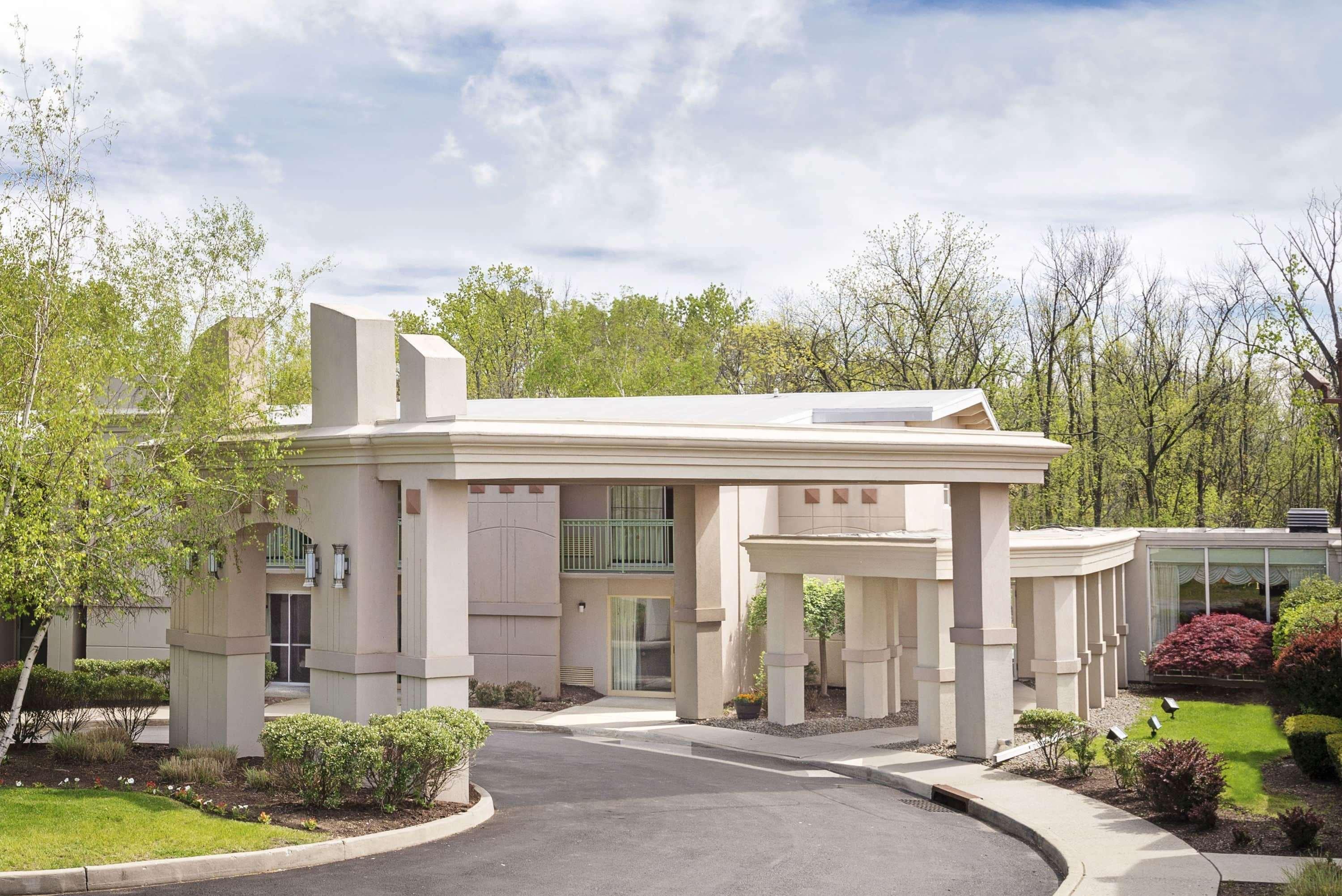 Howard Johnson By Wyndham Newburgh Ngoại thất bức ảnh
