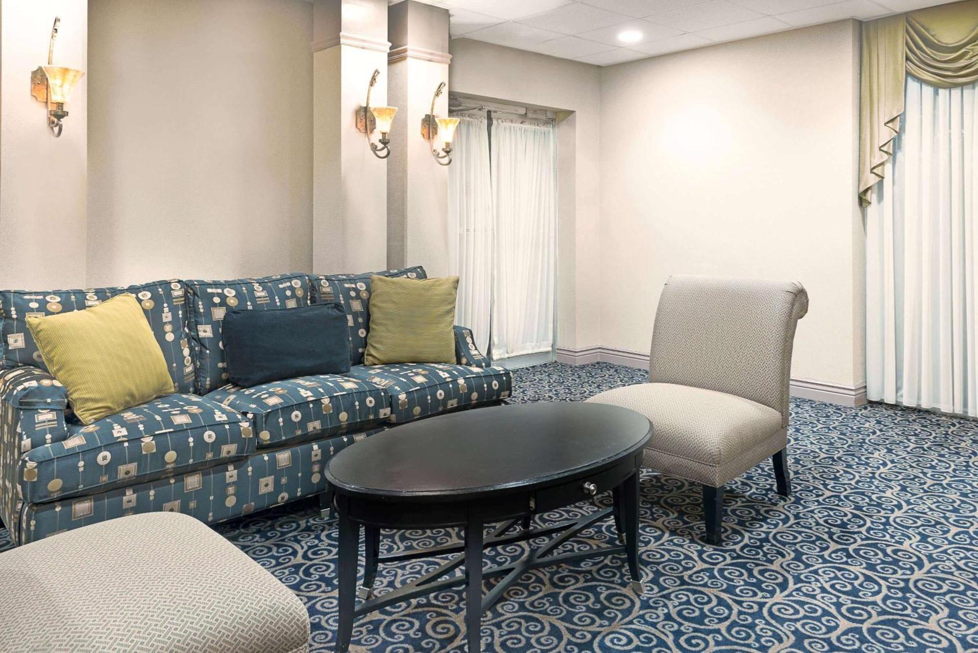 Howard Johnson By Wyndham Newburgh Ngoại thất bức ảnh